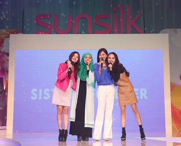 The Sunsilk Sisterhood Anthem was also performed at the launch, for the first time, by four Malaysian rising stars – Najwa Latif, Daiyan Trisha, Lizz Chloe and Jestinna Kuan. 