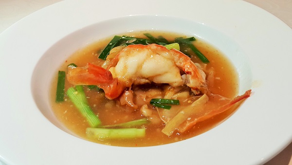 King Prawn with Ginger and Scallion, Flat Noodle