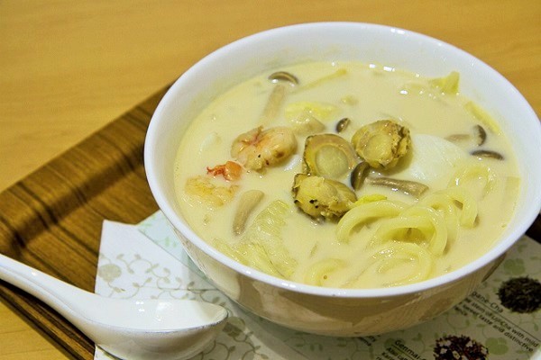 Seafood With Soy Milk Soup Udon